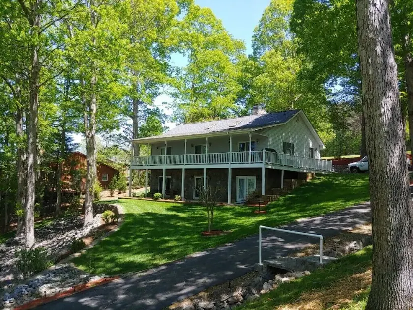 Alfords Getaway - Family Favorite, Sleeps 6, Amazing views - Image 1