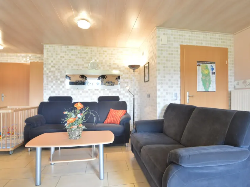 Comfy Holiday Home in Burg Reuland with Sauna, Terrace, BBQ - Image 1