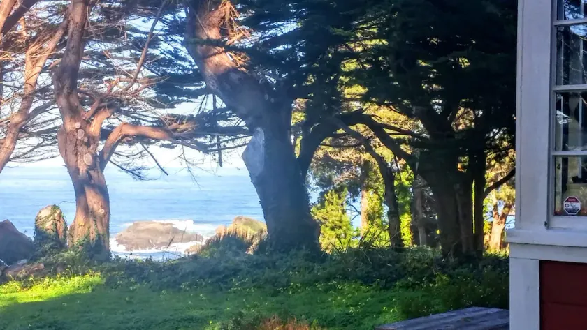 Vues historiques McCloud Maison Headland de Mendocino sur le bord du village - Image 1