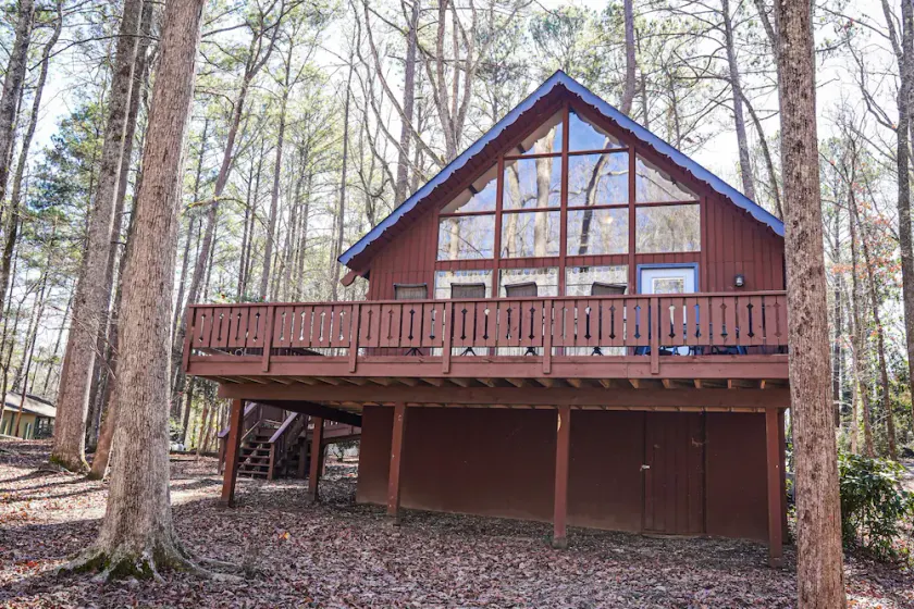 Enchanting Lake View chalet with ramp access - Image 1