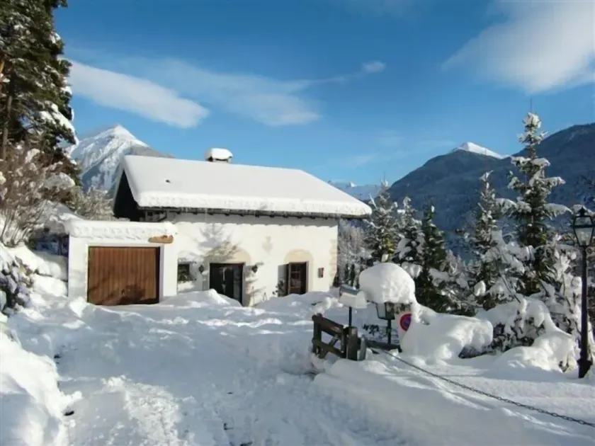 SemesterhusSchweiz mellan Davos + Lenzerheide, Savognin, Bergün; Graubünden Albula Valley - Image 1