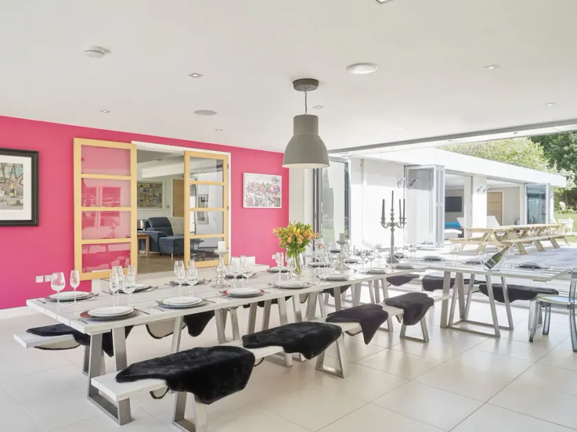 Cheltenham's Most Luxurious House - Beautiful Hot Tub & Indoor Pool - Image 1