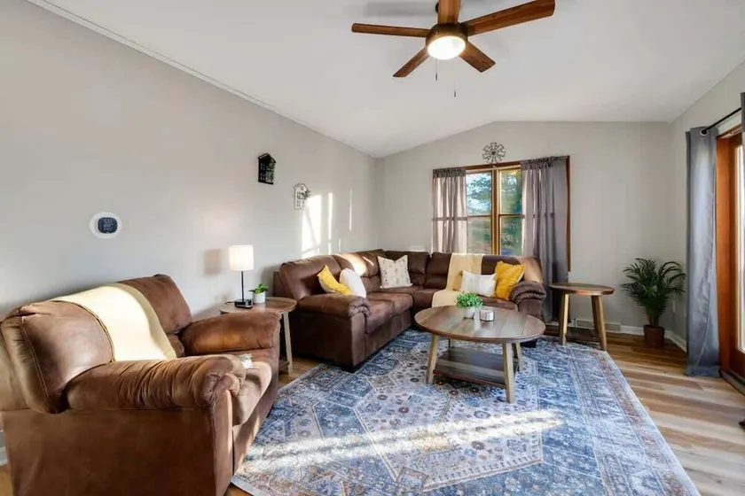 3 Bedrooms - Deck - Sleeps 7 - Image 1