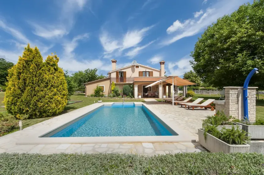 Holiday home, 170 m² with pool and fenced garden with 10000 m² - Image 1