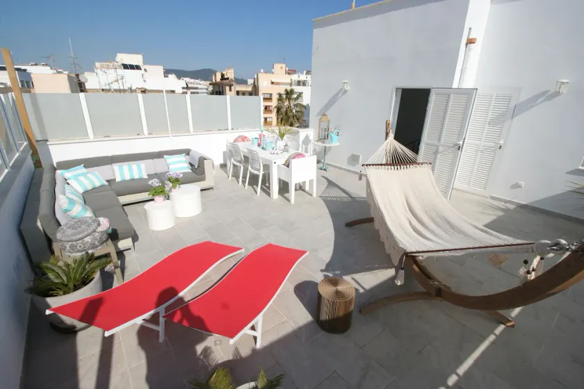 Top-modern,comfortable duplex apartment with large roof terrace 100m to the sea - Image 1
