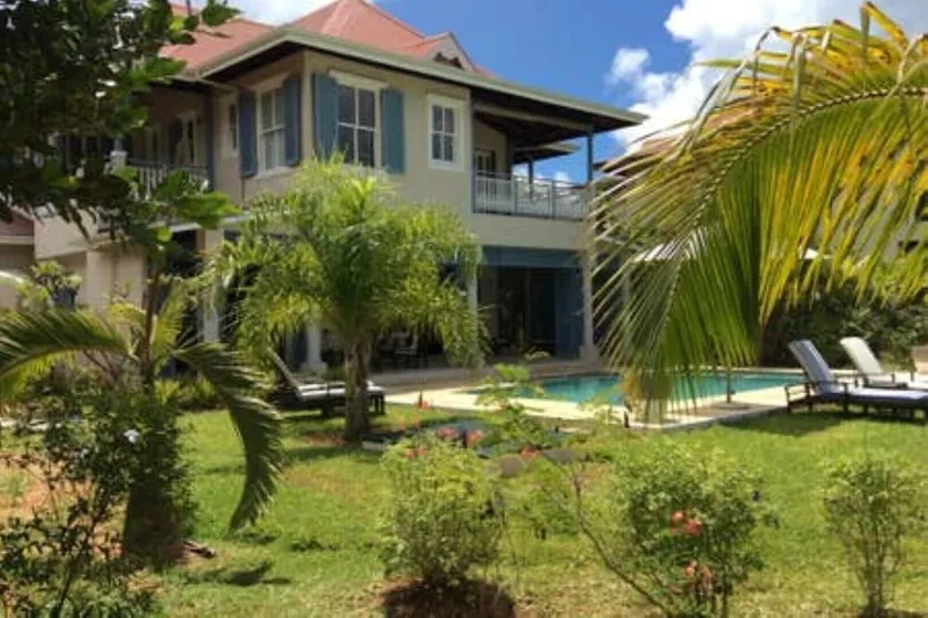 Außergewöhnliche Villa mit Meerblick am Strand - Image 1