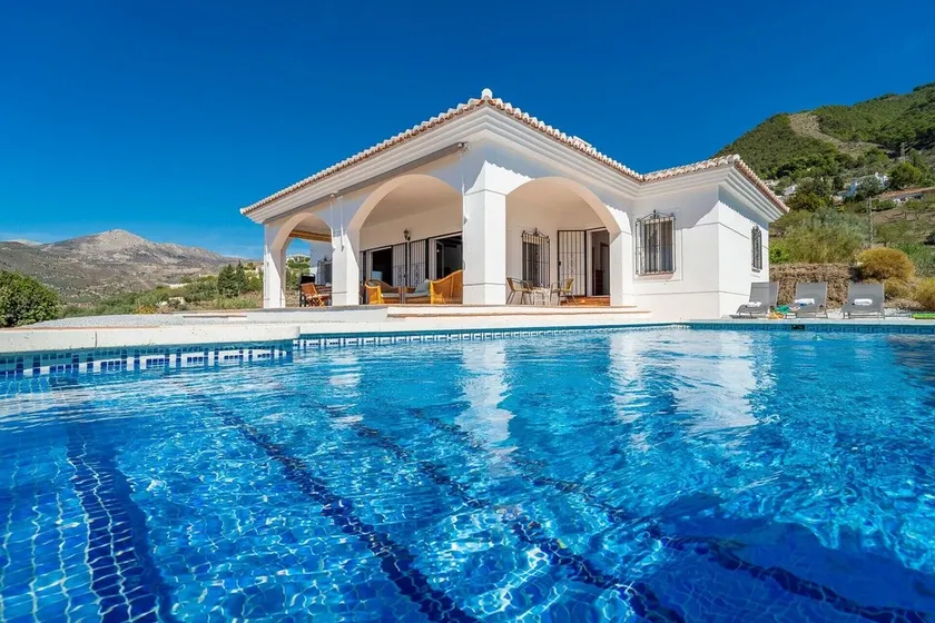 Villa 'Casa Hyam' mit Seeblick, privatem Pool und Klimaanlage - Image 1