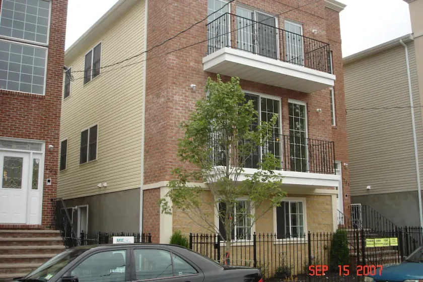 Newly Furnished One Bedroom Midterm Rental with Utilities  Blazing Fast Internet - Image 1
