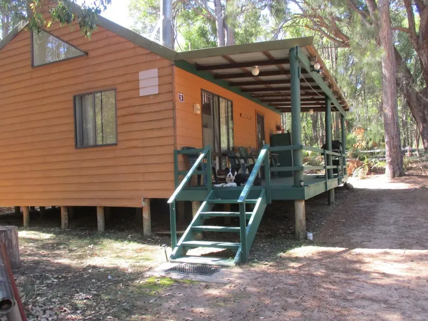 Chalet 2: Hestevenlig, god adgang til buskørsel, elektrisk indhegnet rundgård - Image 1