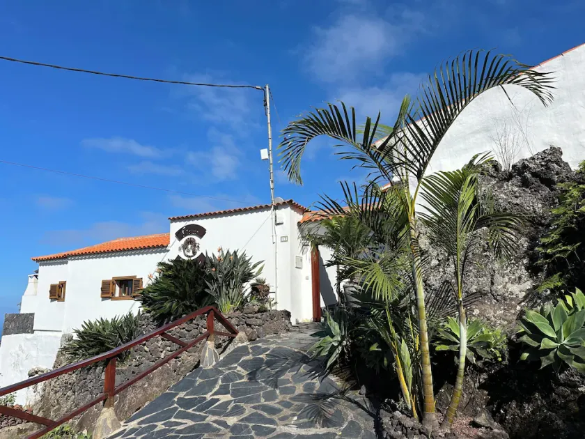 Finca La Hoya 3 - Tradition meets modernity - sea views, pool & conservatory - Image 1