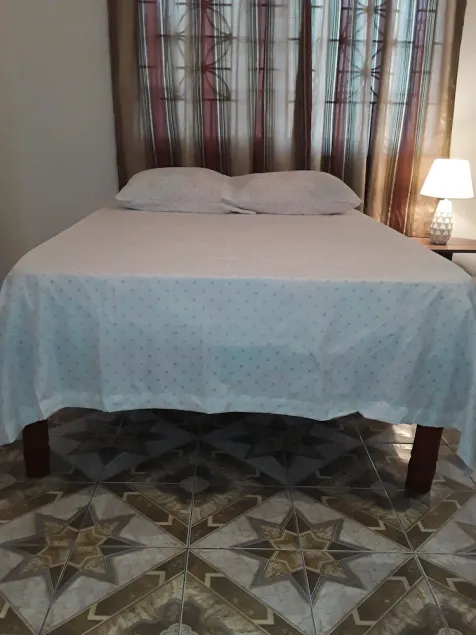 Delightful property close to Airport, Town Center, and Major Attractions. - Image 1