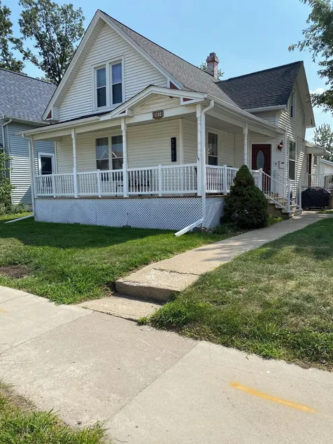 4 Bed 2 Bath Czech Village Cedar Rapids - Image 1