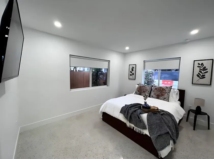 Casitas at Coconut Grove - Image 1