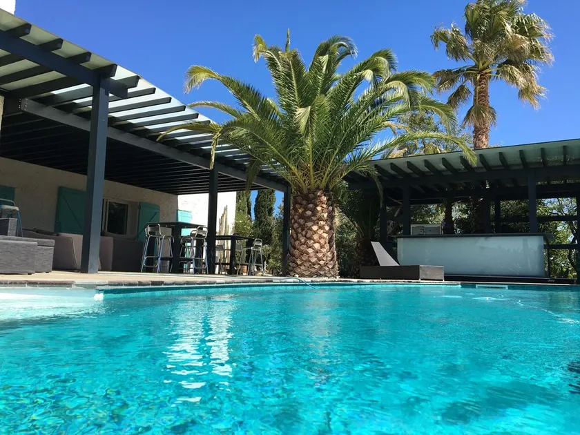 Magnífica casa de campo en un hermoso entorno verde, una vista impresionante del Canigó - Image 1