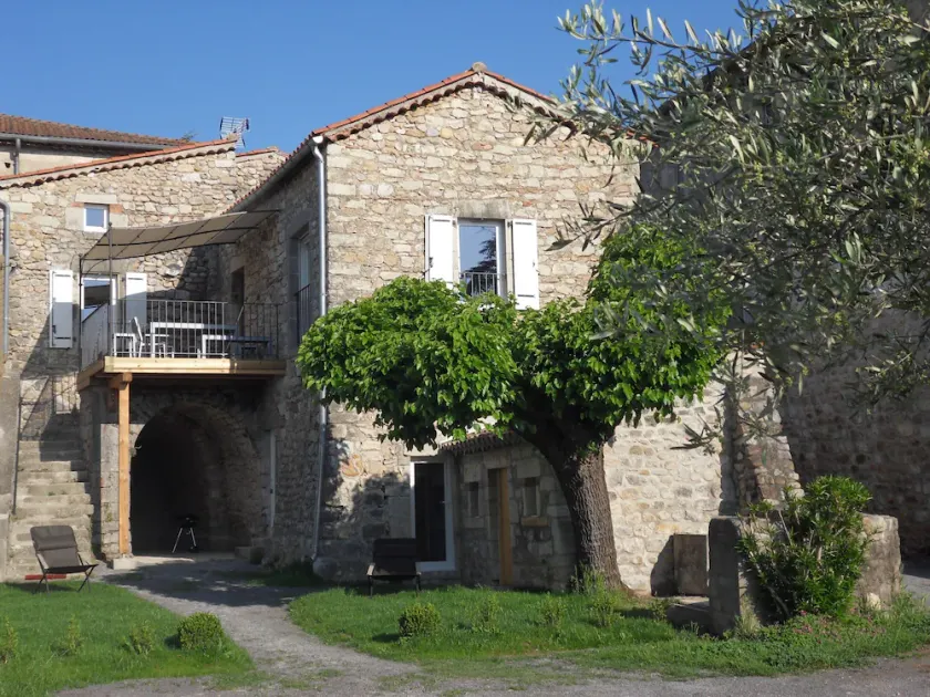 ALQUILER DE CASA EN CASTELJAU - Image 1