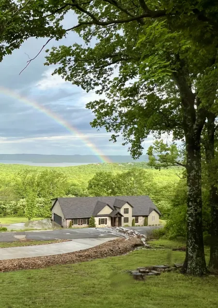 Exquisite Lake Tenkiller Home Away from Home - Image 1