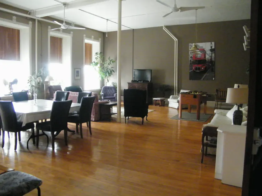 Loft Apartment,  Down town core of Gananque - Image 1