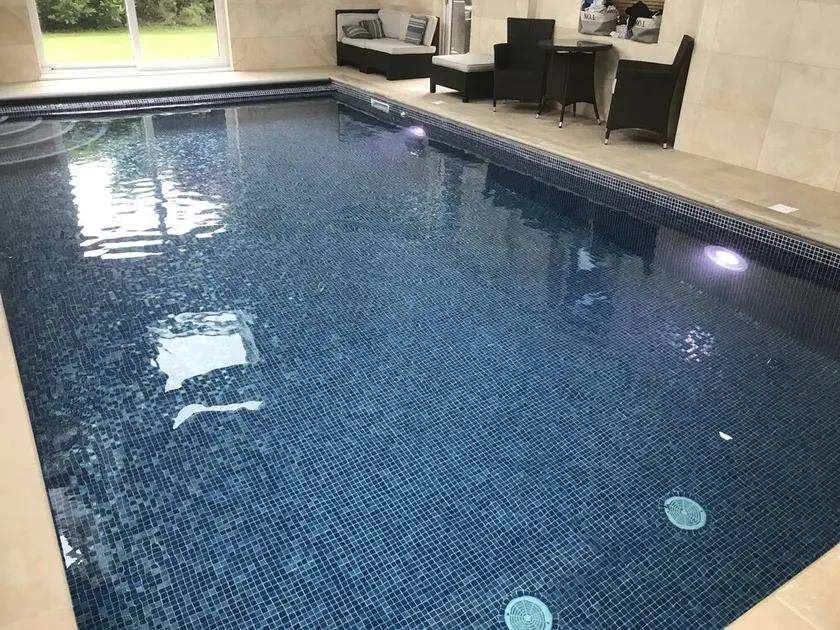 Goodwood House With Indoor Pool and Hot Tub - Image 1