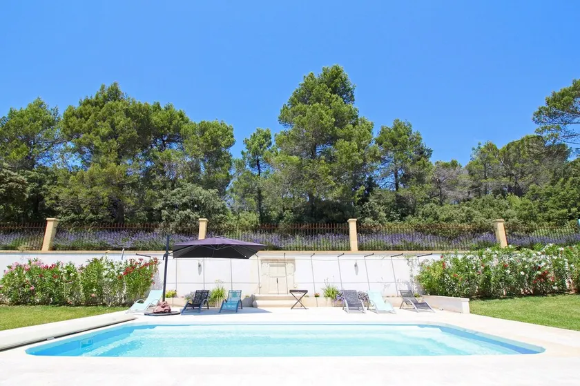 Recent villa 3 bedrooms, quiet village charm, pool near Aix and Luberon - Image 1