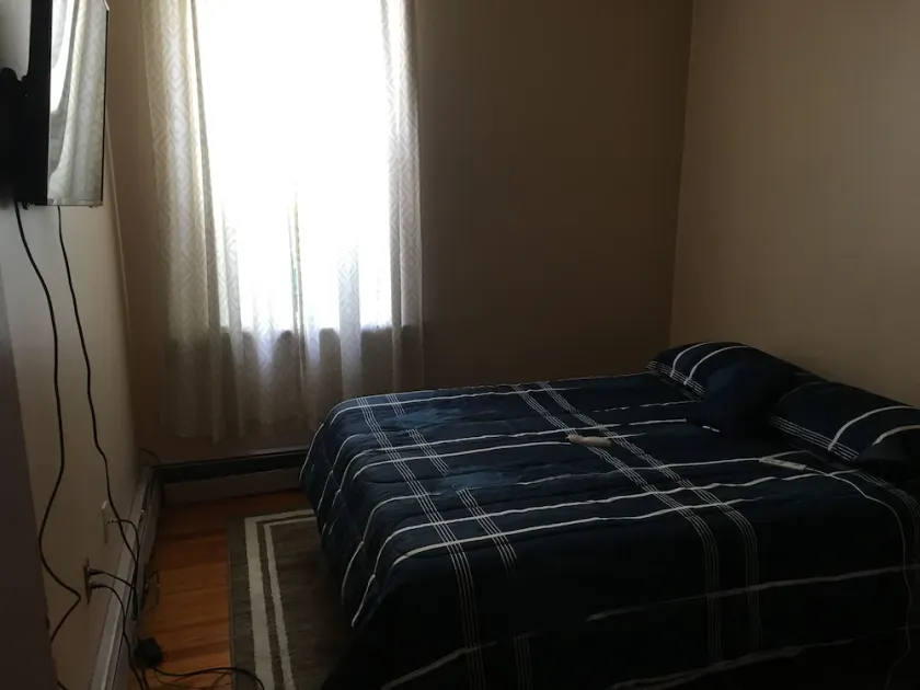 Gemütliche zwei Schlafzimmer, ein Wohnzimmer, ein Bad und eine Küche - Image 1