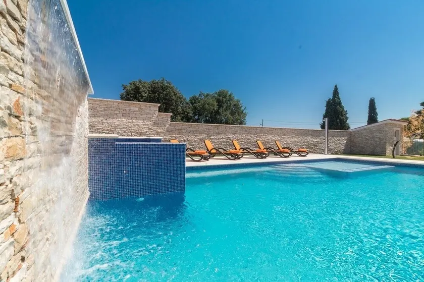 Villa für große Ansprüche mit großem Pool, Sauna, Whirlpool, Billard - Image 1