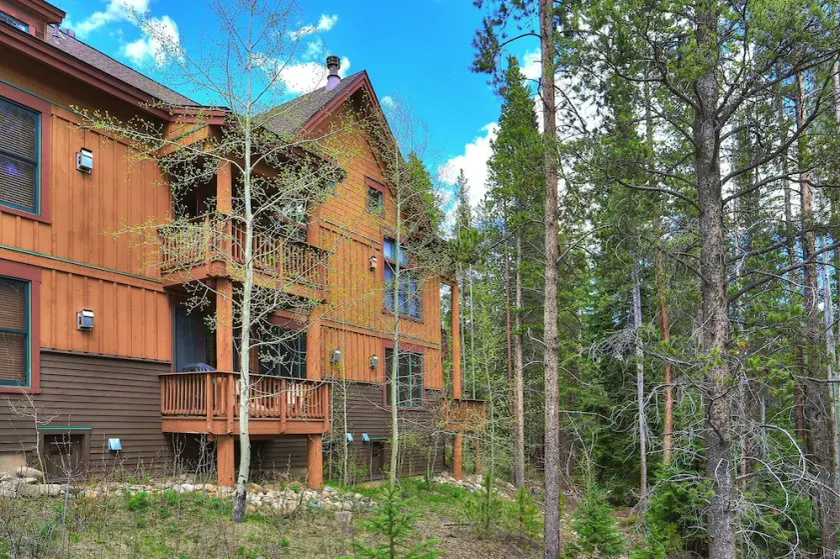 8757 Trappers Crossing 1 Bedroom Townhouse by RedAwning - Image 1
