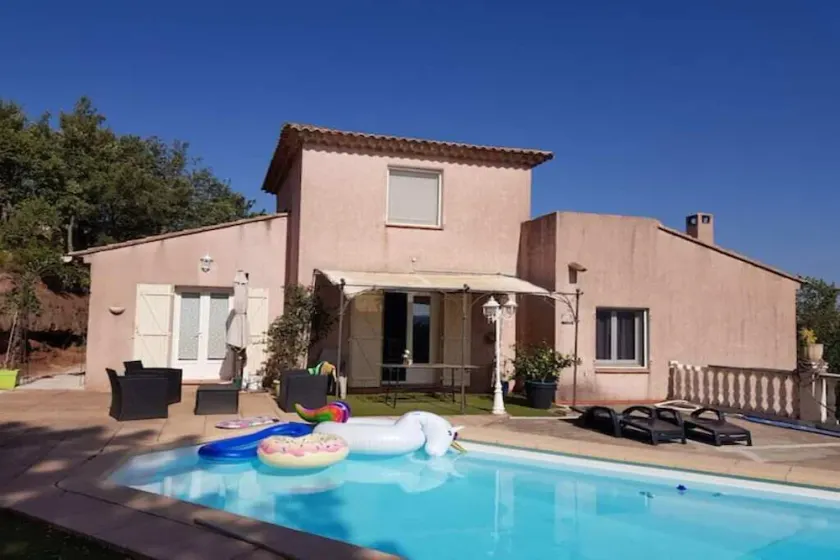 Villa with breathtaking view of the Massif des Maures - Image 1