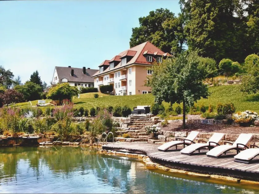 Exclusive country house with holiday apartments with dream garden and idyllic tranquility - Image 1