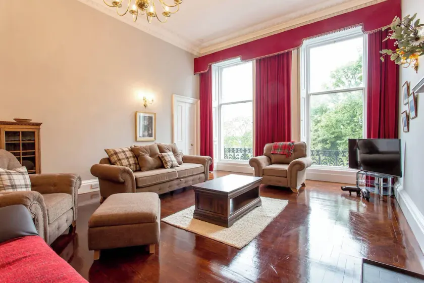 JOIVY Spacious Apt in New Town Prime Location - Image 1