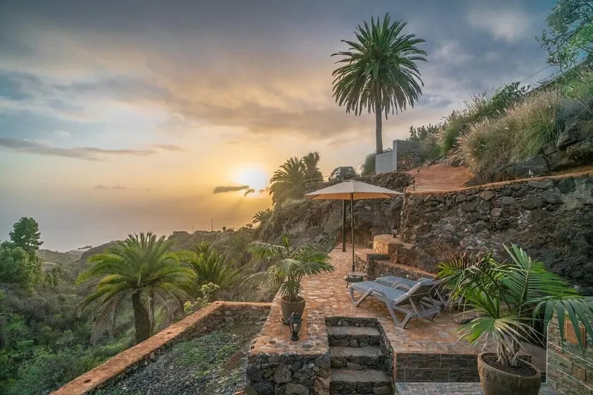 Appartement de vacances \"Cueva El Desvelo\" avec vue sur mer, 3 terrasses privées et Wi-Fi - Image 1