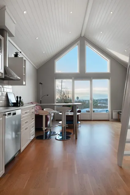 Agréable appartement de vacances adapté aux familles avec internet haut débit et barbecue | Vue sur l'eau - Image 1