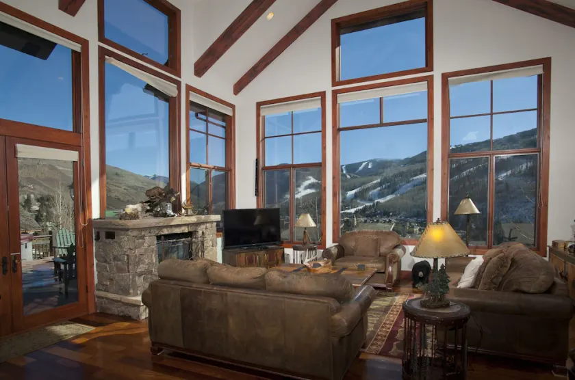 Robason  6 Bedroom Home by RedAwning - Image 1