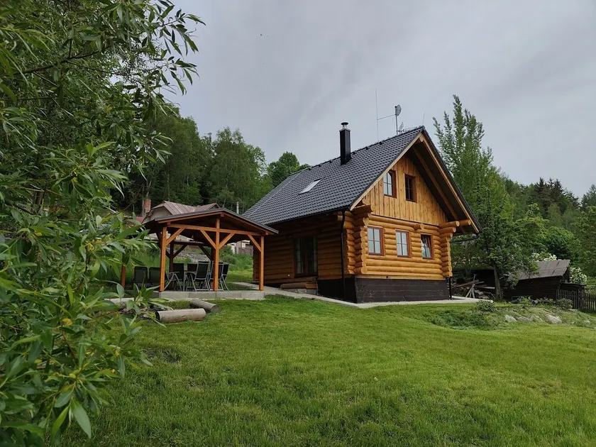 Beautiful wooden chalet for 8 persons - Image 1
