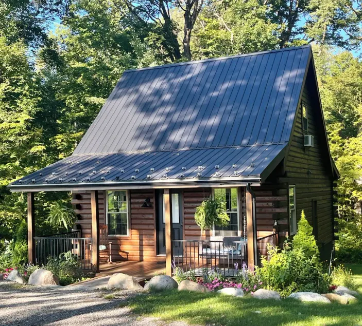 The Wildflower - Private cabin in wooded setting - Image 1
