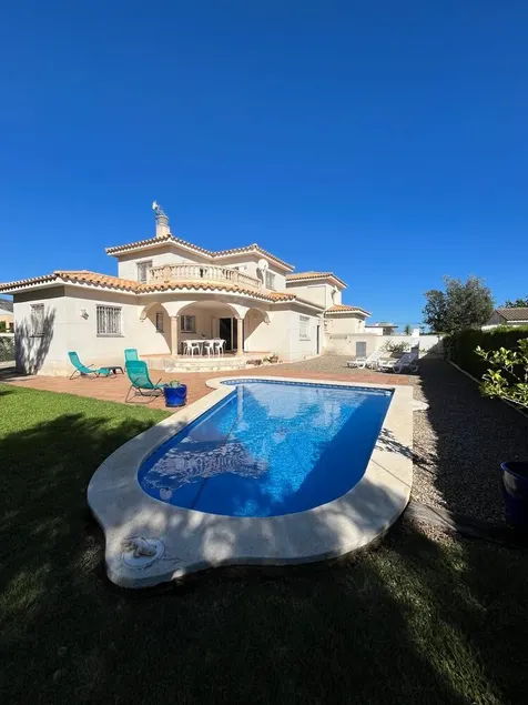 Villa confortevole, piscina privata, spiaggia sabbiosa a 400m - Image 1