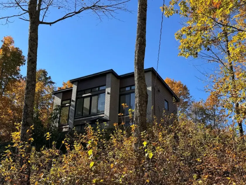 La Vue Mountain Top Cottage - Image 1