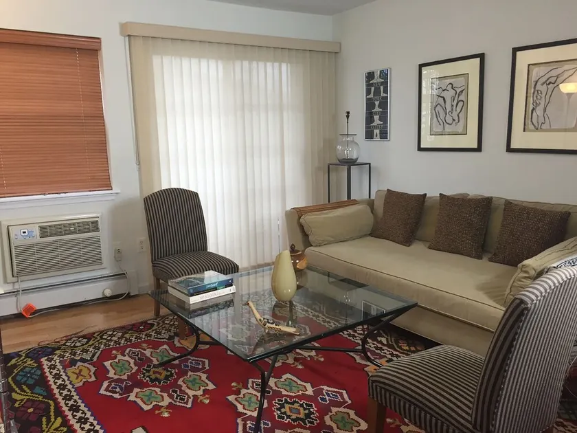 1 BR-lejlighed med balkon i Asbury Park 2 blokke fra stranden STR # 2018-019 - Image 1