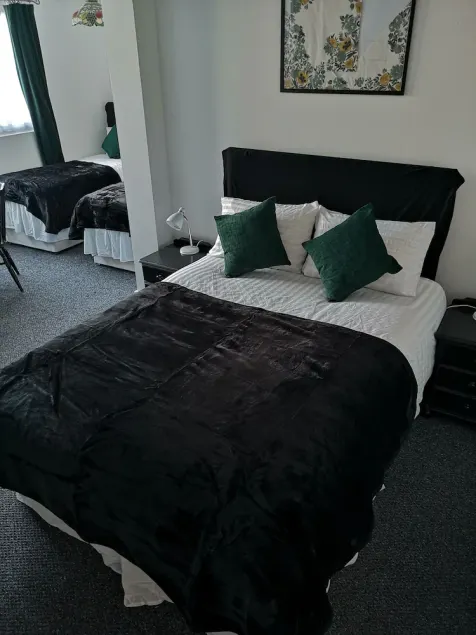 Havering Hotel - Image 1