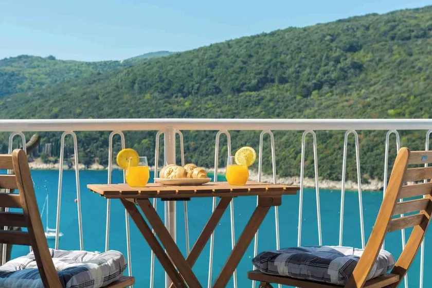 Holiday apartment with balcony and air conditioning - Image 1