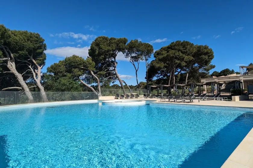 Golf side, beautiful ground floor apartment with terraces in Golf - swimming pool - tennis... - Image 1