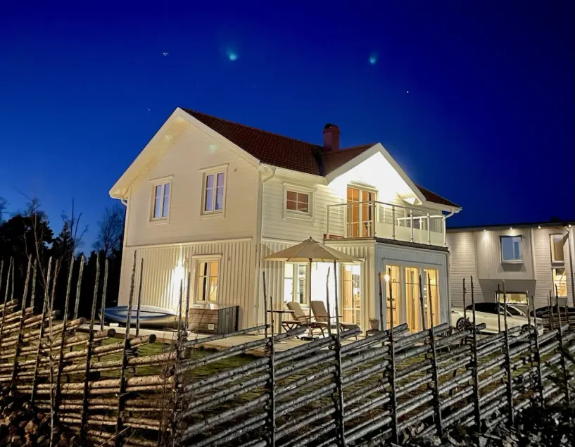 Neue See-Villa 135qm am Vänernsee mit idyllischem Hafenflair + Naturschutzgebiet - Image 1
