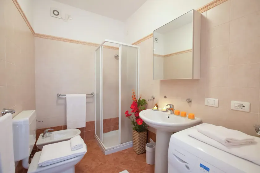 Vista d'Oro Ulivo Apt. 4, Perledo, Italy - Image 1