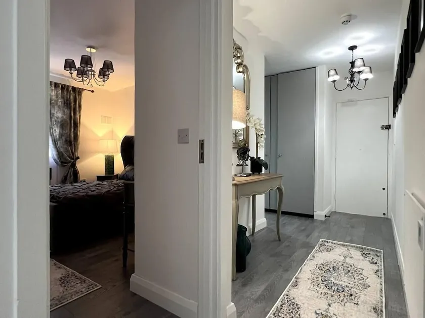 Remarkable 2-Bed Apartment in Castlebar - Image 1