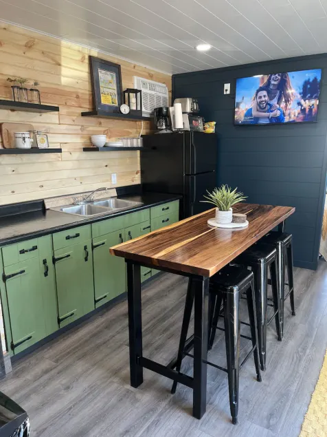 Sleeps 8 — Bunkhouse - Image 1