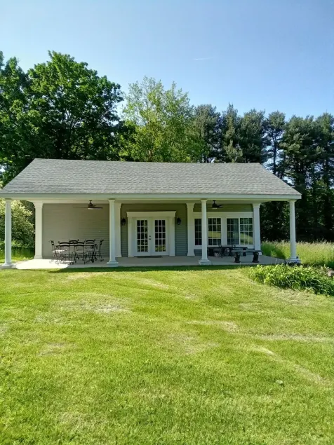 Peaceful farm area, on the reservoir, near vineyards - Image 1