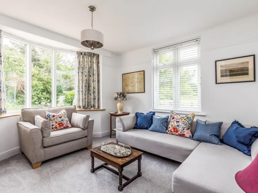 Pretty Three Bedroomed home near the Beach - Pass the Keys - Image 1