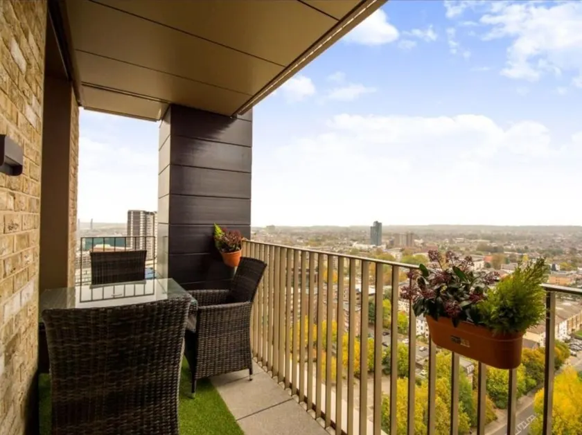 LUXURY PENTHOUSE APARTMENT***** - Image 1