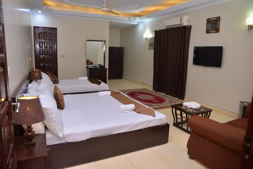 Ibis Lodge Guest House Khayaban-e-Mujahid DHA - Image 1