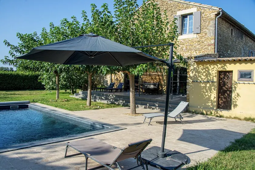 Mas af landsby, lukket have og privat swimmingpool - Image 1