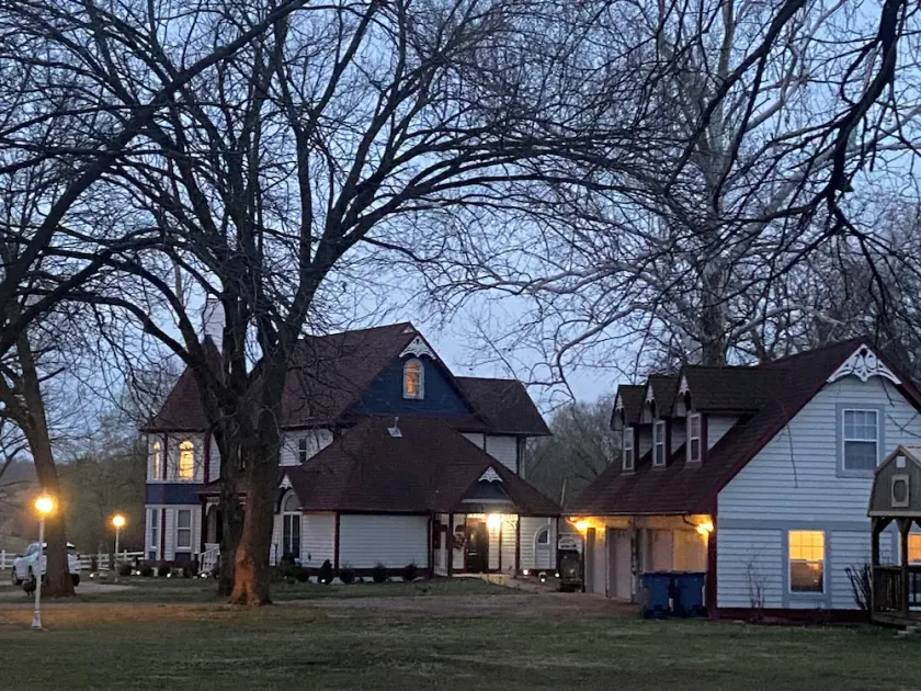 Apple Crest Inn - Image 1